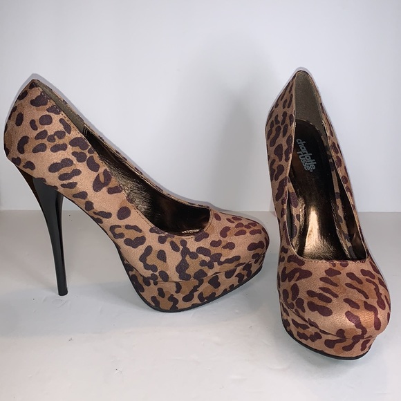 Charlotte Russe NWOT Leopard Platform Pump Heels - Picture 2 of 16